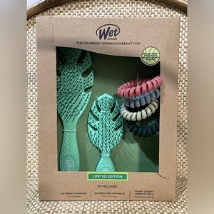 Go Green Detangler Brush and Coil Hair Ties Set